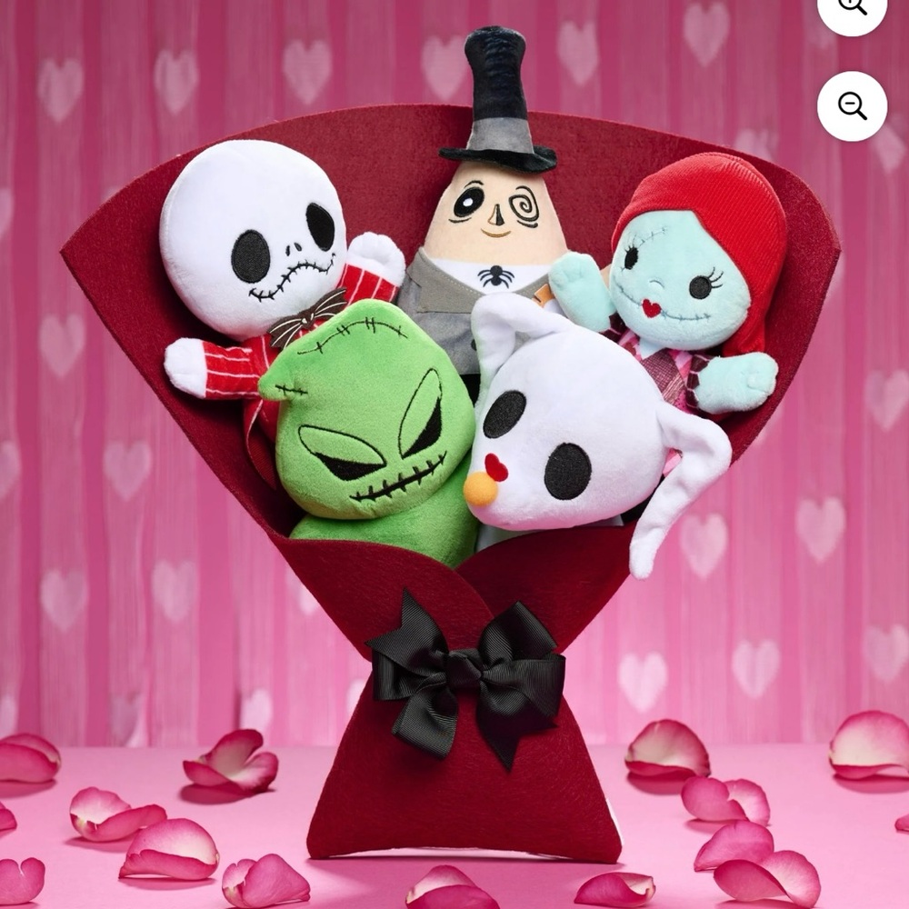 #231. The nightmare before Christmas stuffed animal valentines bouquet NEW